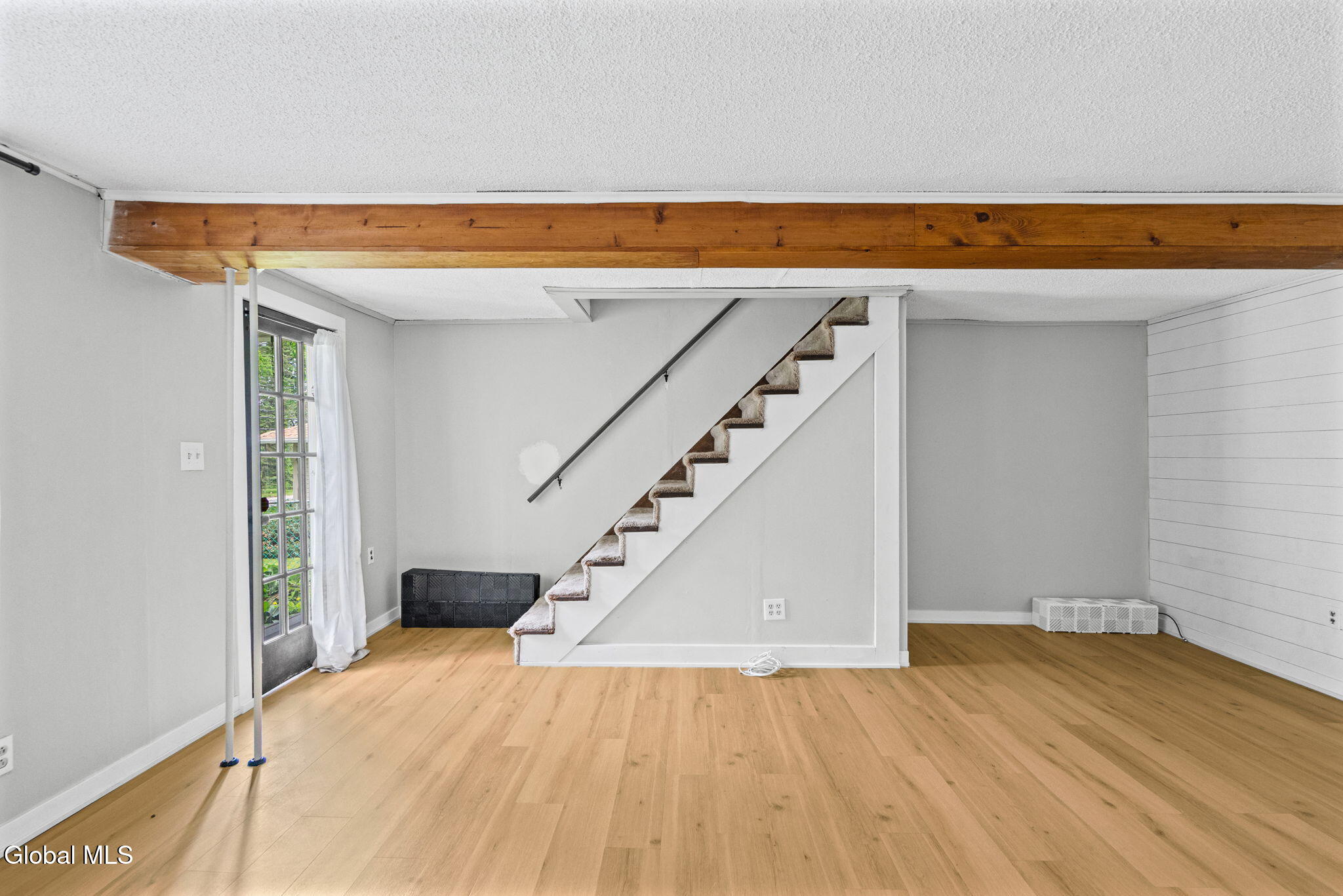 36 New Turnpike Road Troy, NY 12182 - Photo 8 of 20 Living room
