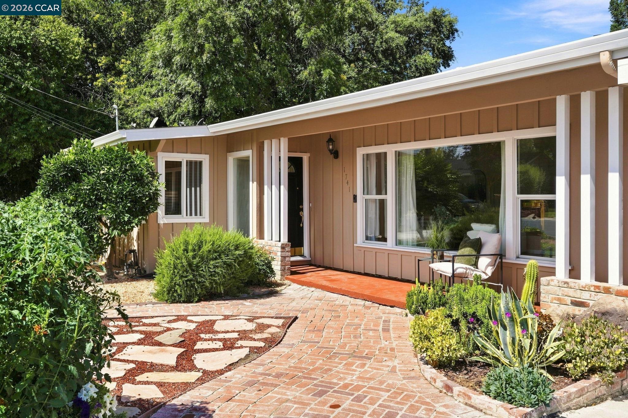 1741 Whitman Road Concord, CA 94518 - Photo 4 of 37 Gallery Image 4