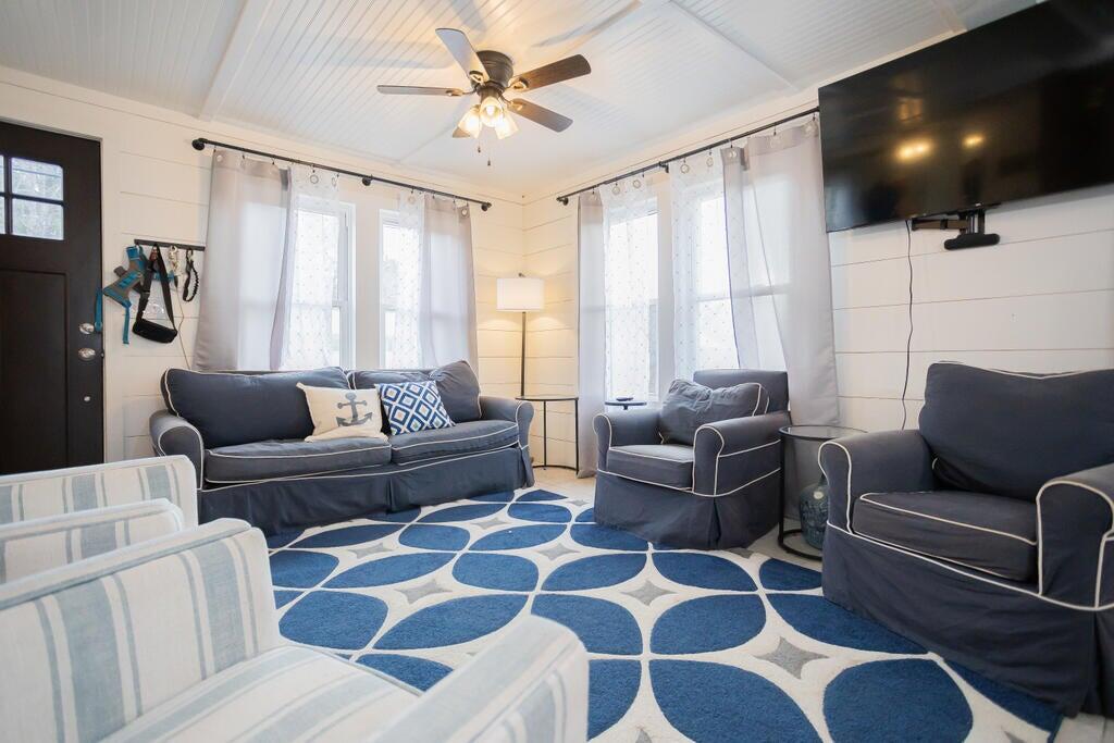 130 Holley Road Farmington, ME 04938 - Photo 10 of 59 7-Living Room