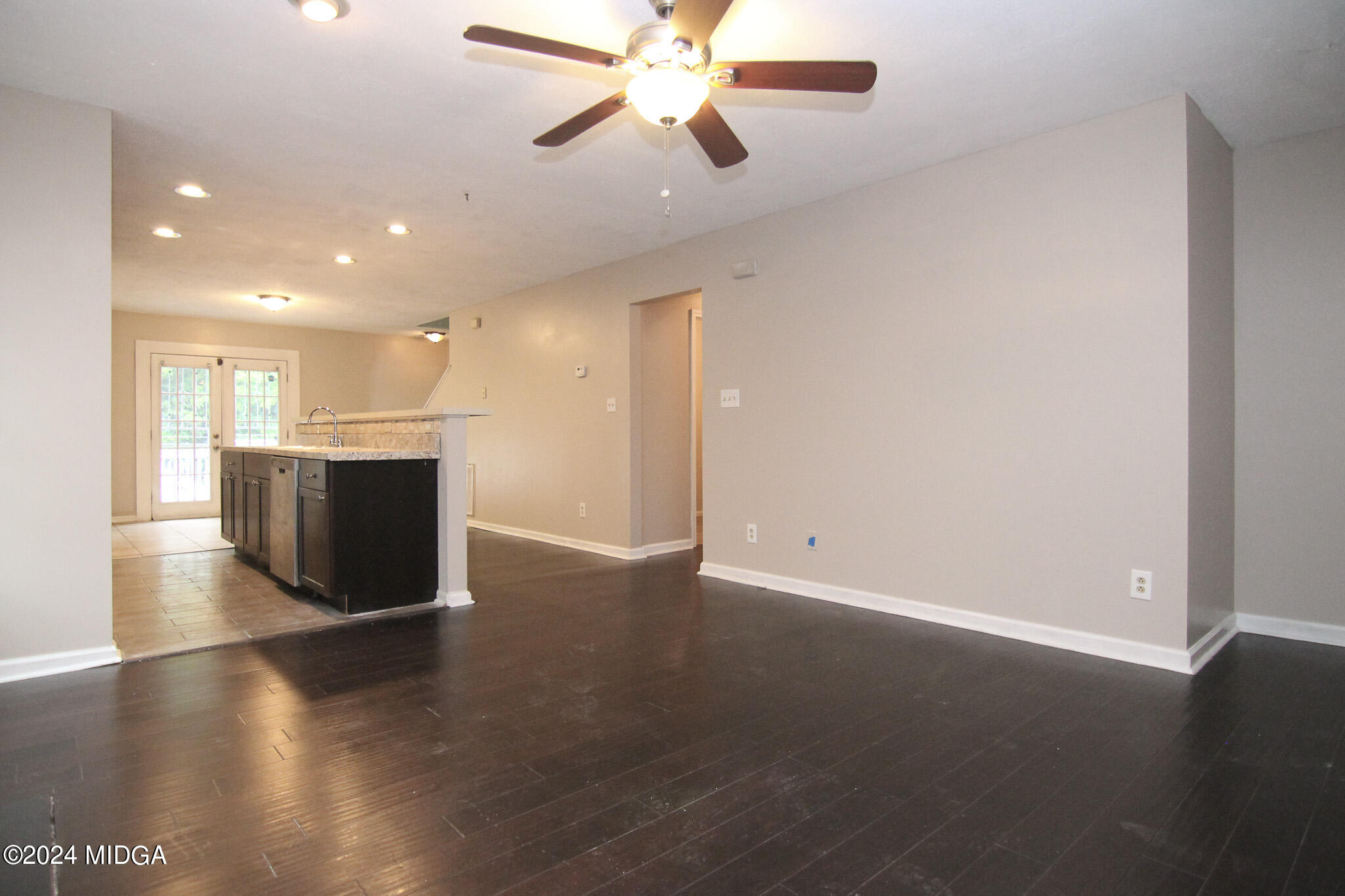 1112 Maynard Street Macon, GA 31217 - Photo 5 of 31 IMG_2911