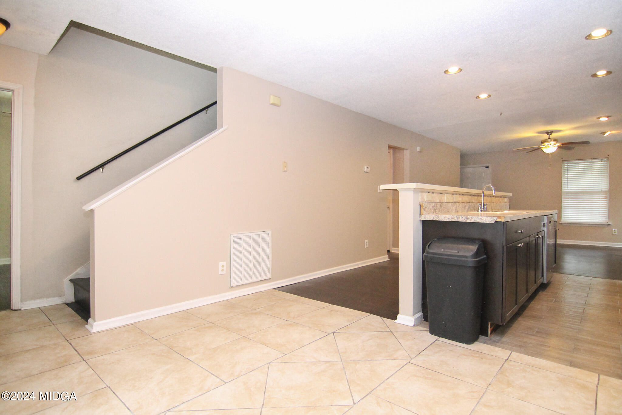 1112 Maynard Street Macon, GA 31217 - Photo 10 of 31 IMG_2947