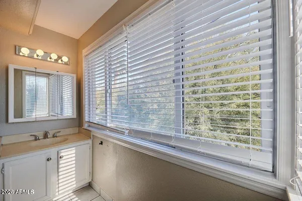 $1,699 | 1402 East Osborn Road, Unit 1, Phoenix, AZ 85014