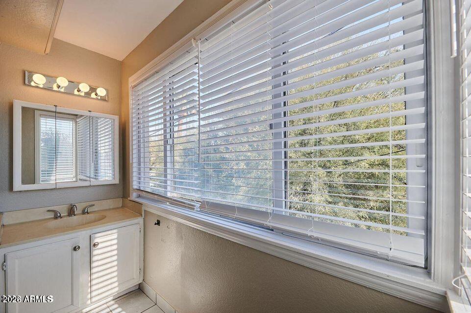 1402 East Osborn Road, Unit 1 Phoenix, AZ 85014 - Photo 14 of 26 20240103232812802363000000-o