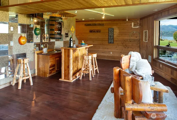 $1,045,000 | 667 Wyatt Lane West, Seabeck, WA 98380