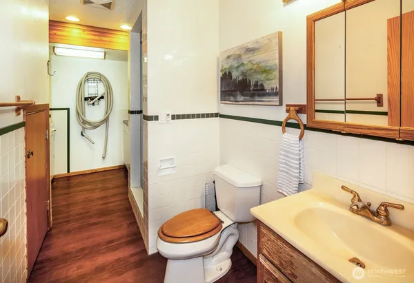 $1,045,000 | 667 Wyatt Lane West, Seabeck, WA 98380