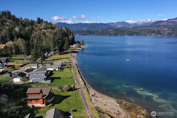 $1,045,000 | 667 Wyatt Lane West, Seabeck, WA 98380