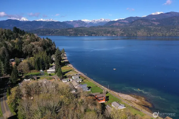 $1,045,000 | 667 Wyatt Lane West, Seabeck, WA 98380