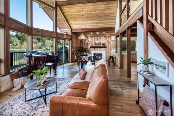 $1,045,000 | 667 Wyatt Lane West, Seabeck, WA 98380