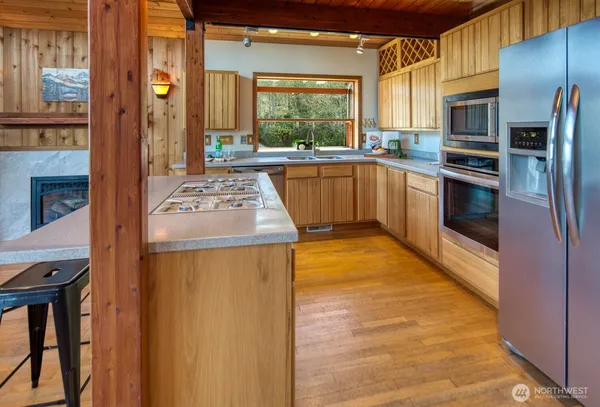 $1,045,000 | 667 Wyatt Lane West, Seabeck, WA 98380