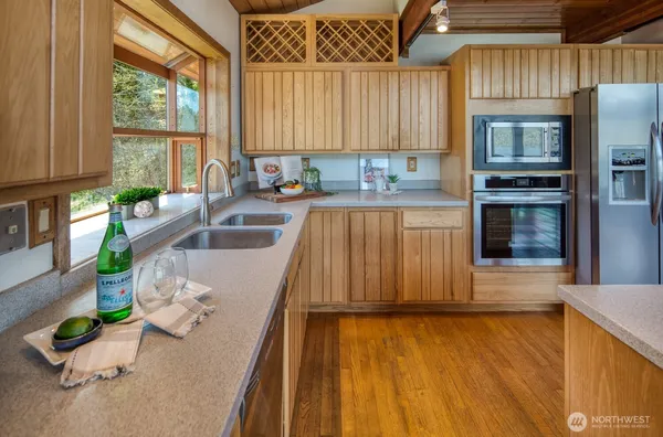 $1,045,000 | 667 Wyatt Lane West, Seabeck, WA 98380