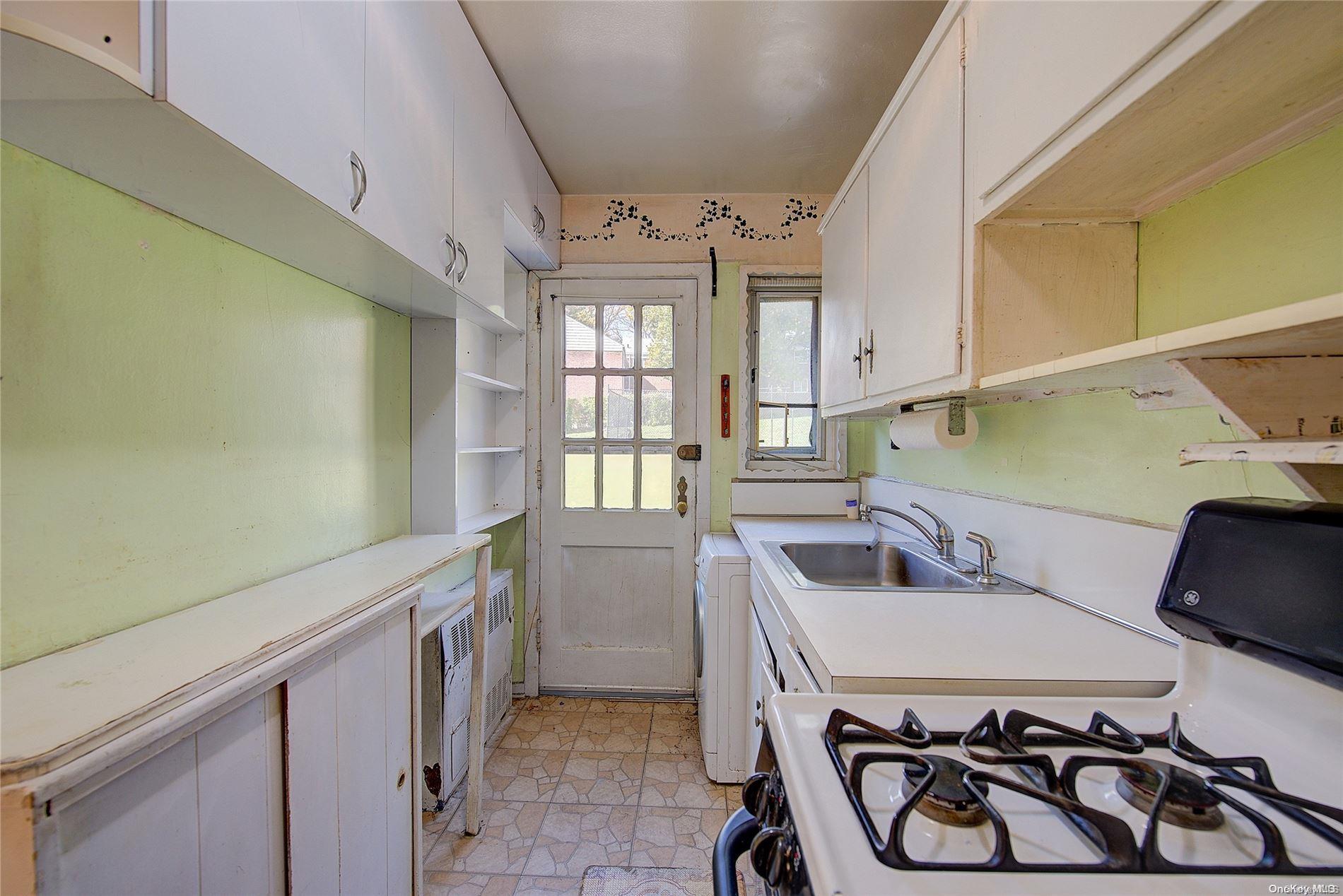 86-43 Springfield Boulevard, Unit DUPLEX Queens, NY 11427 - Photo 16 of 24