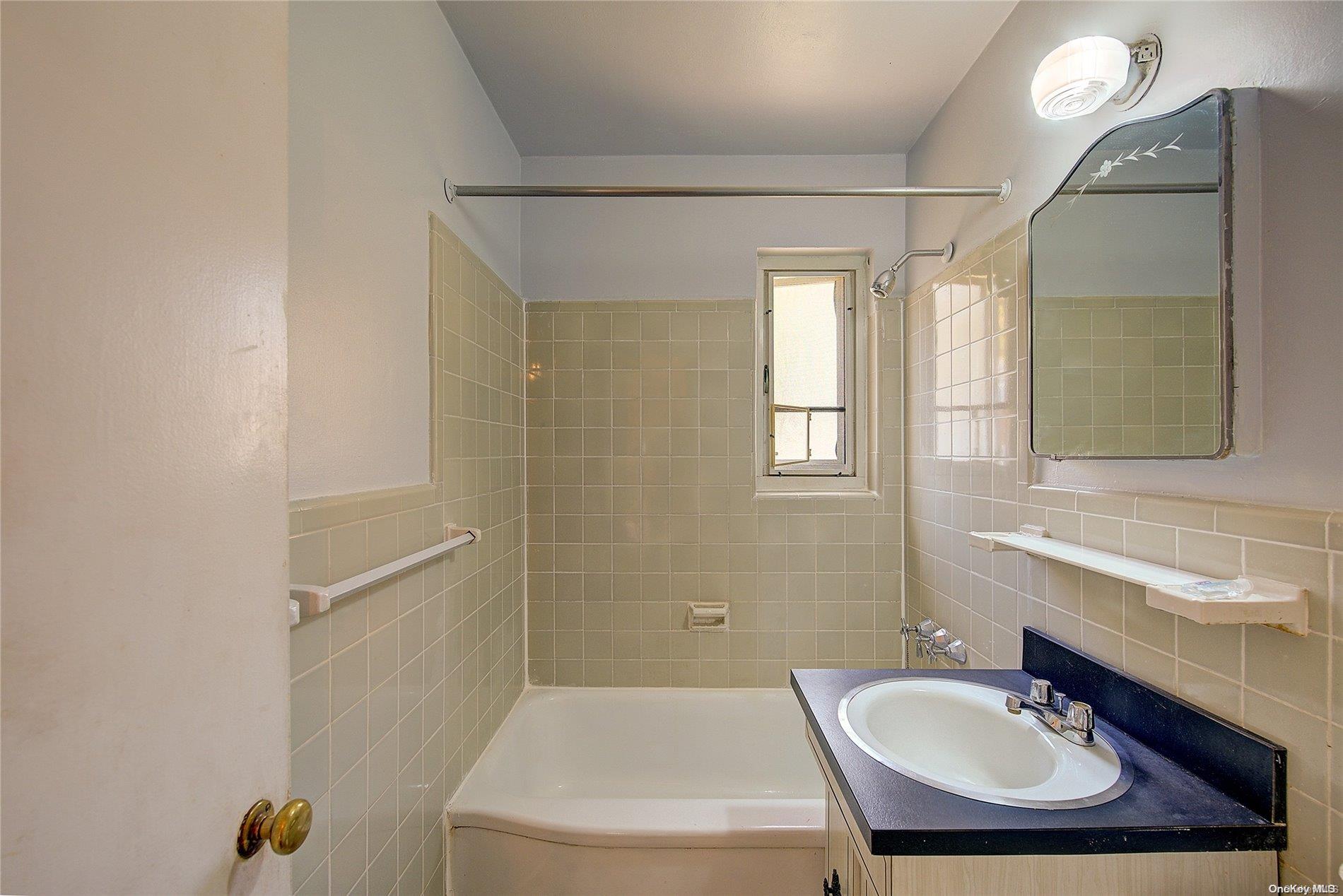 86-43 Springfield Boulevard, Unit DUPLEX Queens, NY 11427 - Photo 21 of 24