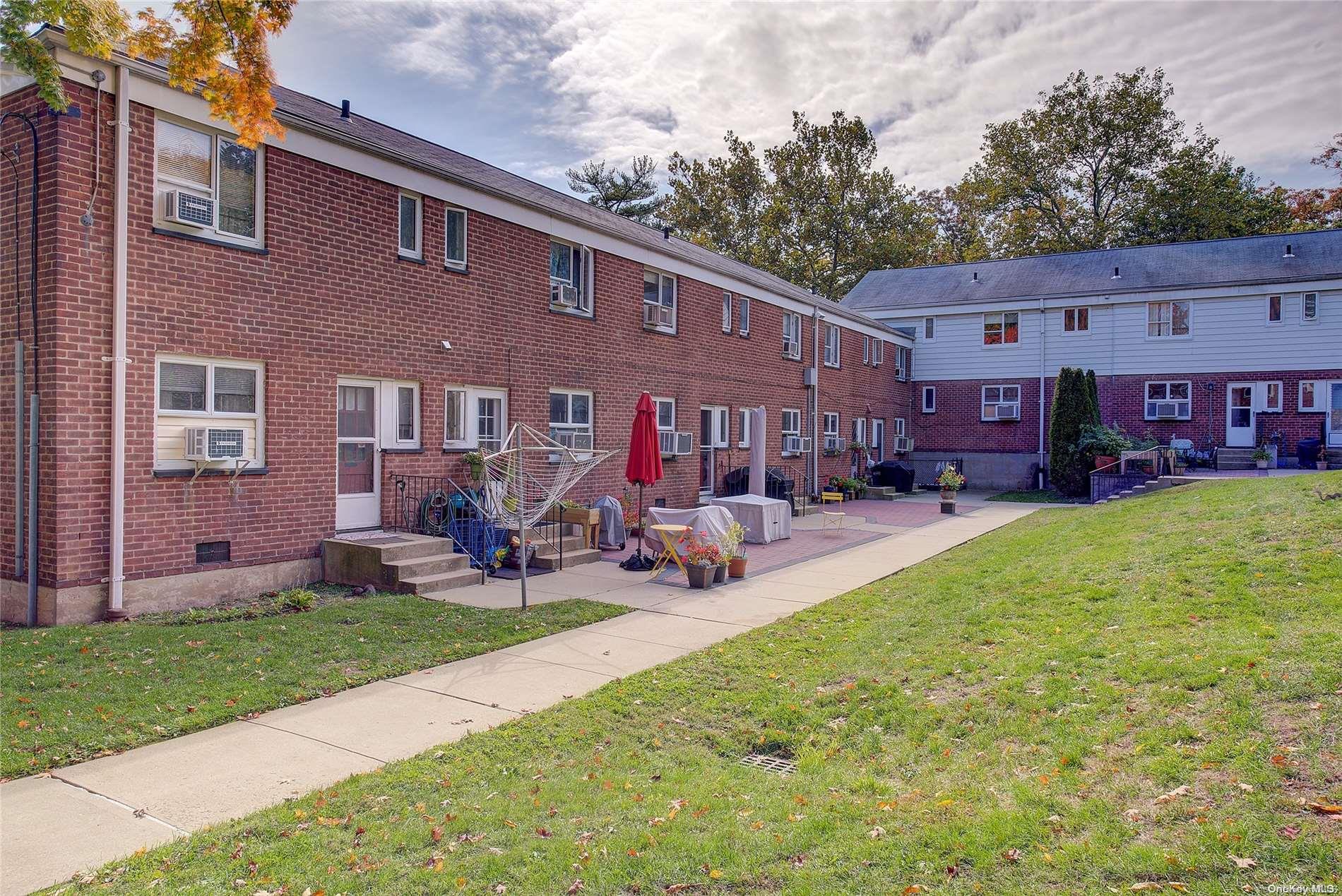 86-43 Springfield Boulevard, Unit DUPLEX Queens, NY 11427 - Photo 4 of 24