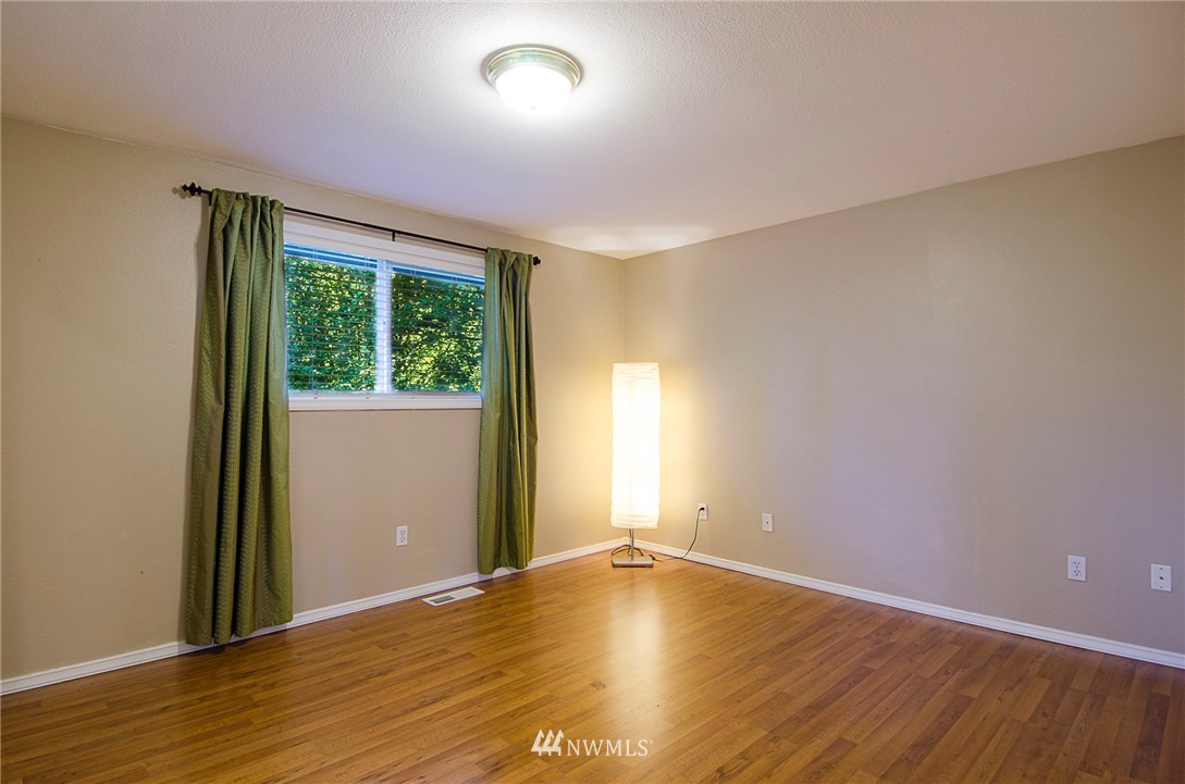 7008 174th Street Southwest Edmonds, WA 98026 - Photo 14 of 25 Gallery Image 14
