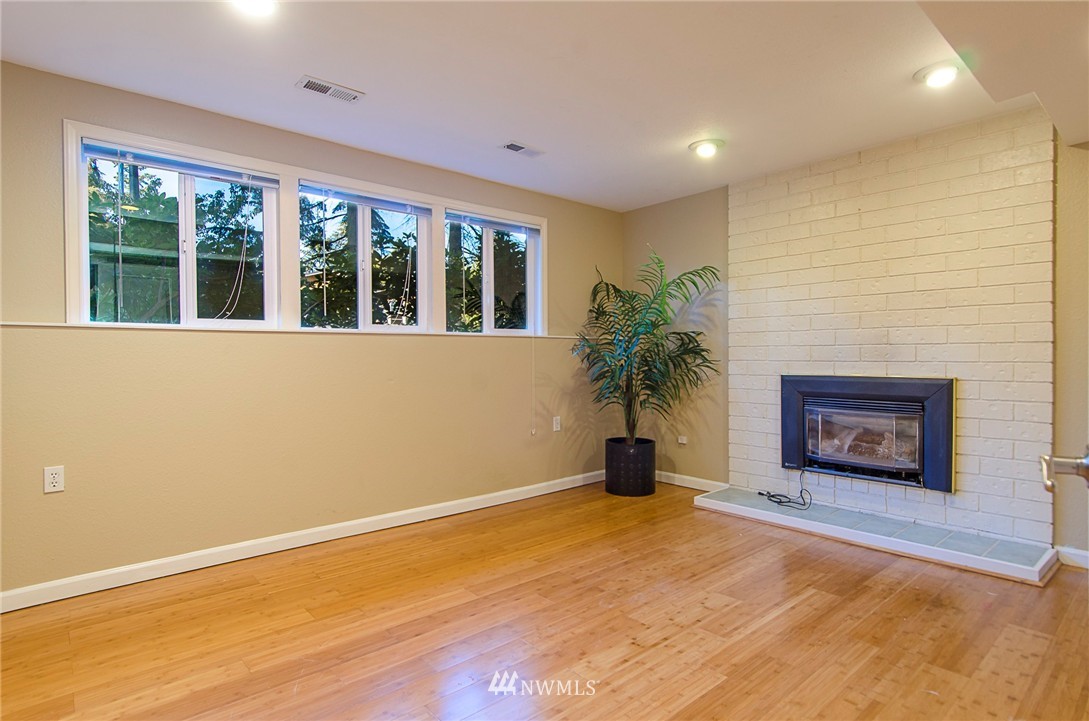 7008 174th Street Southwest Edmonds, WA 98026 - Photo 15 of 25 Gallery Image 15