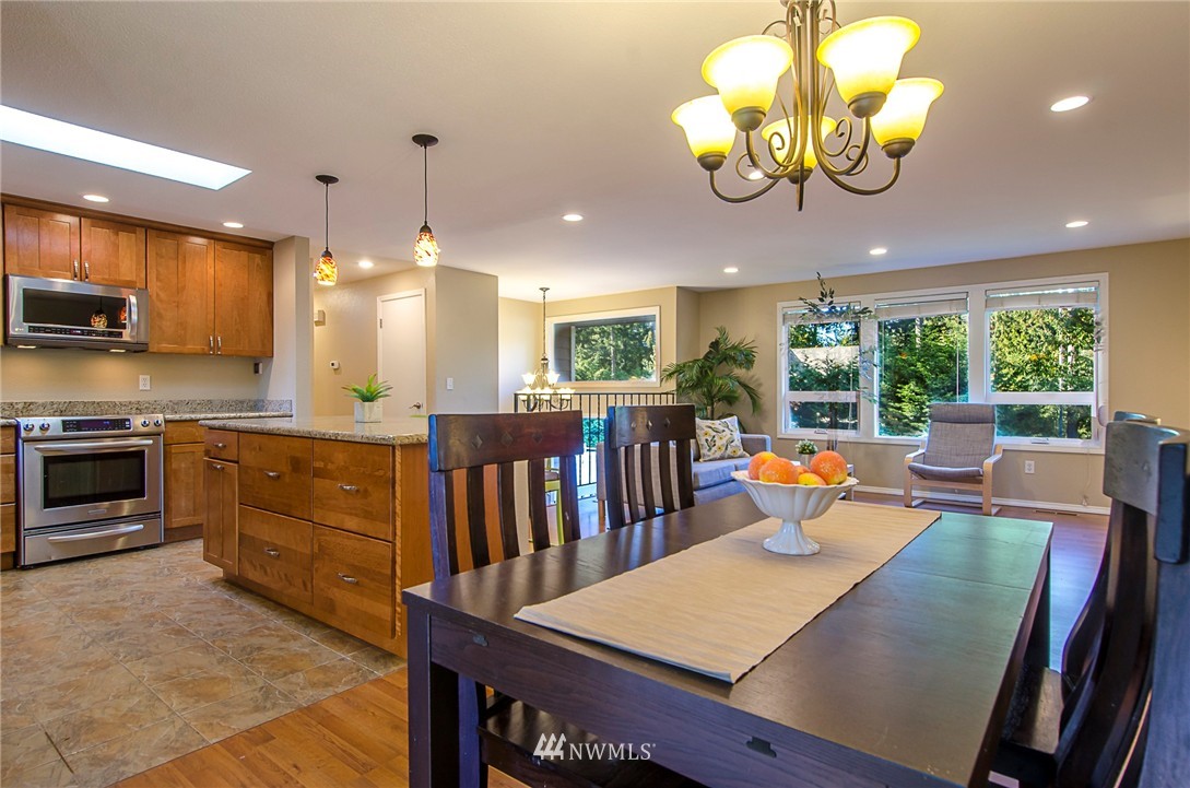 7008 174th Street Southwest Edmonds, WA 98026 - Photo 6 of 25 Gallery Image 6