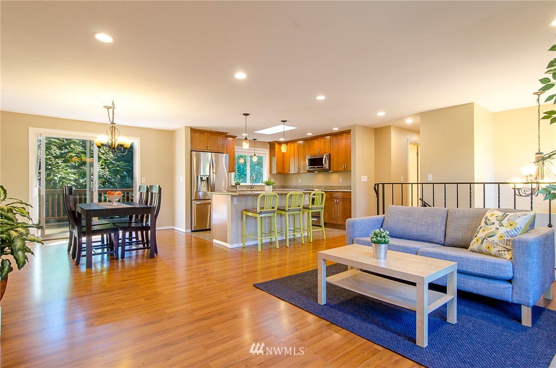 7008 174th Street Southwest Edmonds, WA 98026 - Photo 8 of 25 Gallery Image 8