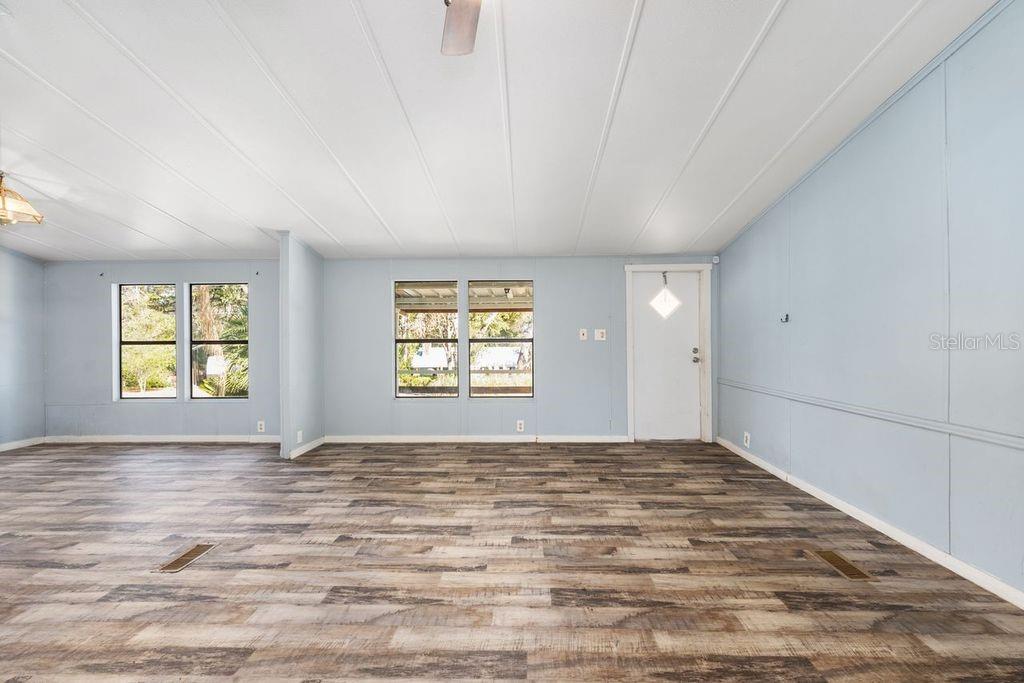 16302 Southeast 57th Street Ocklawaha, FL 32179 - Photo 15 of 64