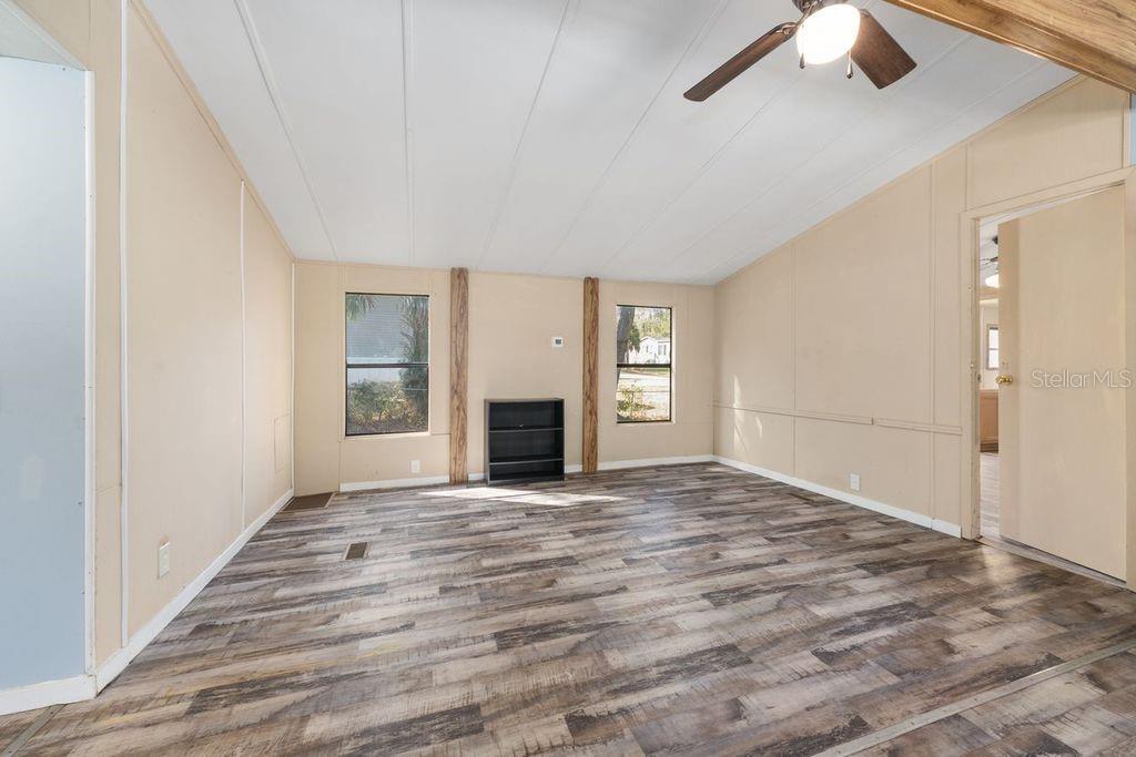 16302 Southeast 57th Street Ocklawaha, FL 32179 - Photo 18 of 64