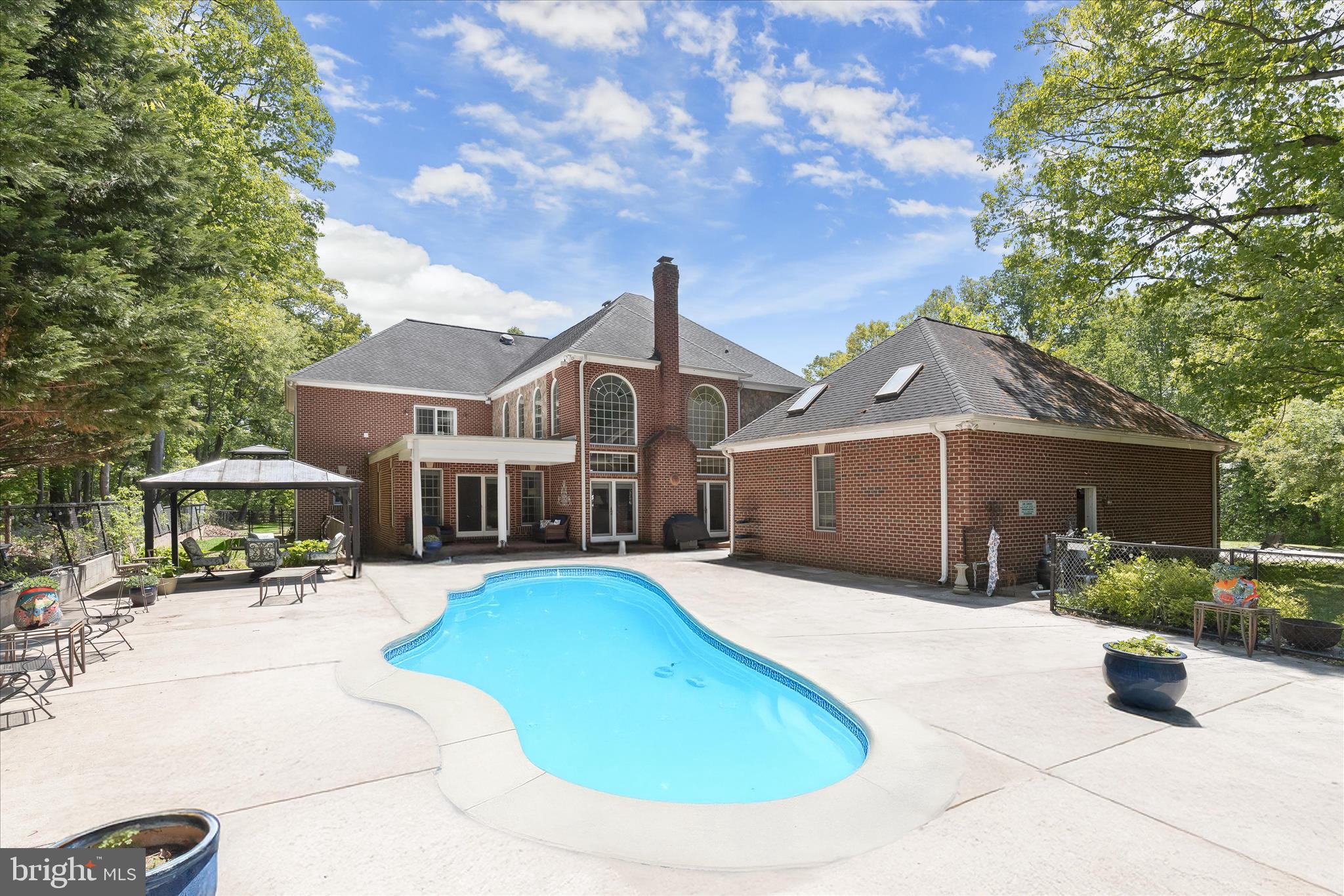 5530 Jim Pickett Road Sykesville, MD 21784 - Photo 53 of 76 Swimming pool