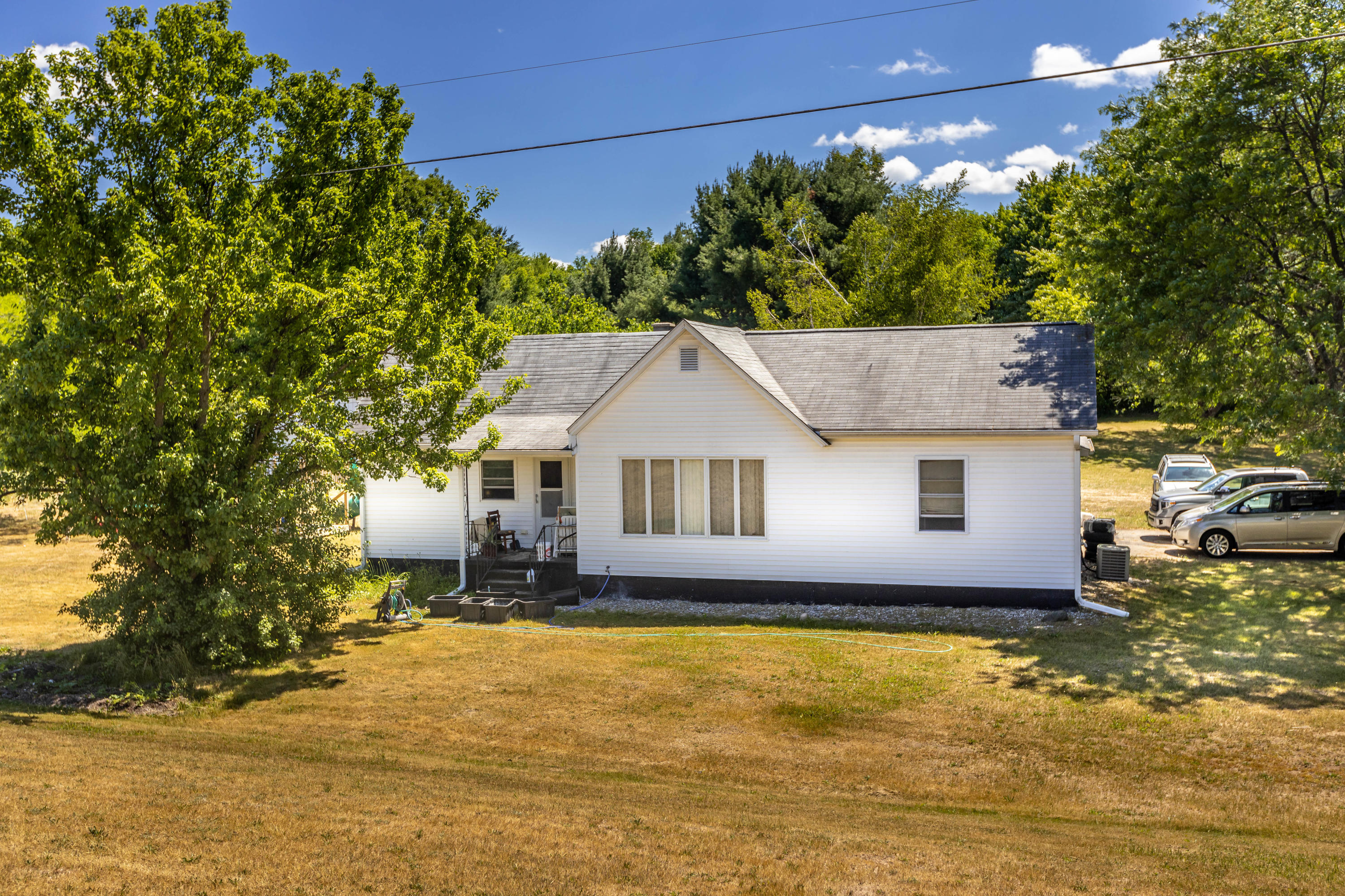 654 East State Street Belding, MI 48809 - Photo 1 of 36 FY0A4196