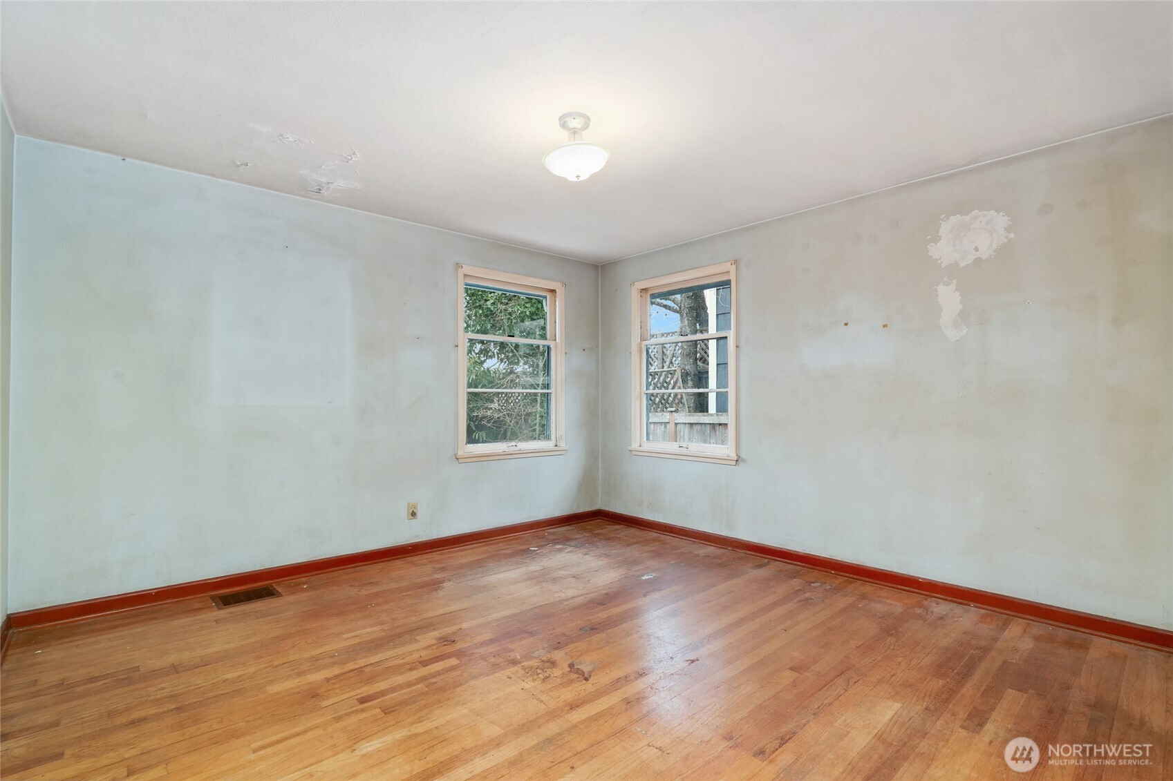 7115 44th Avenue Southwest Seattle, WA 98136 - Photo 11 of 25