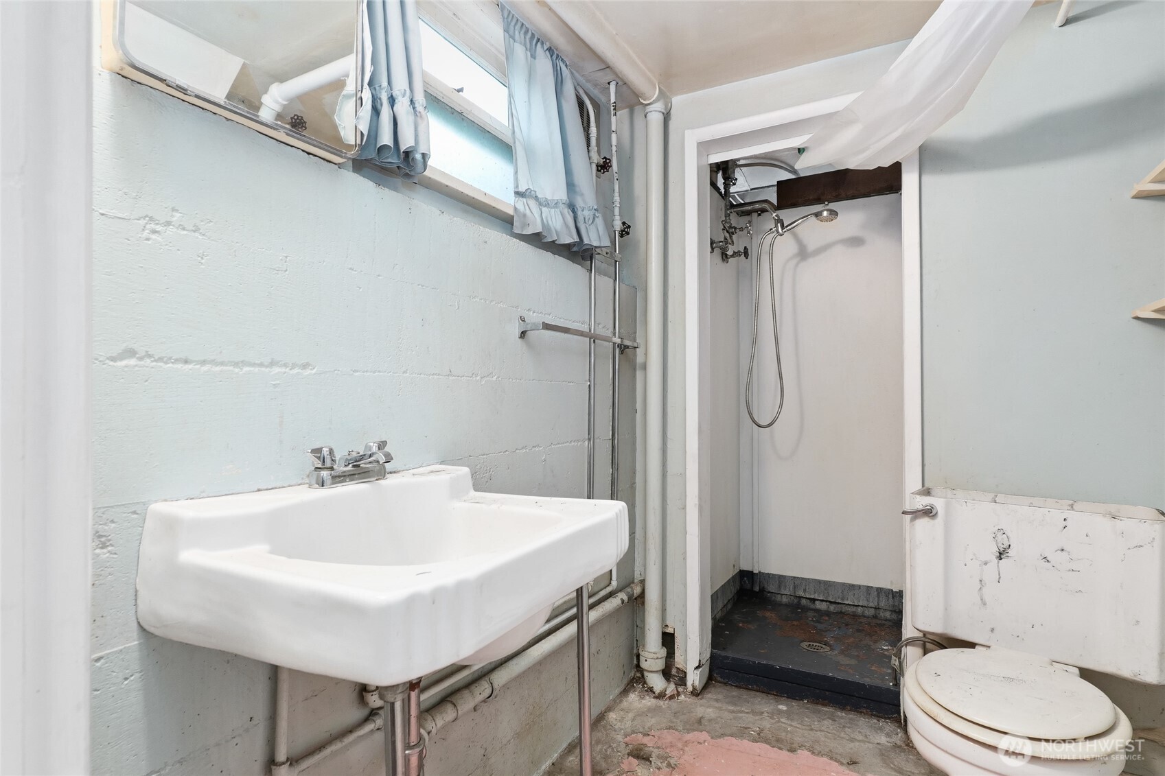 7115 44th Avenue Southwest Seattle, WA 98136 - Photo 18 of 25