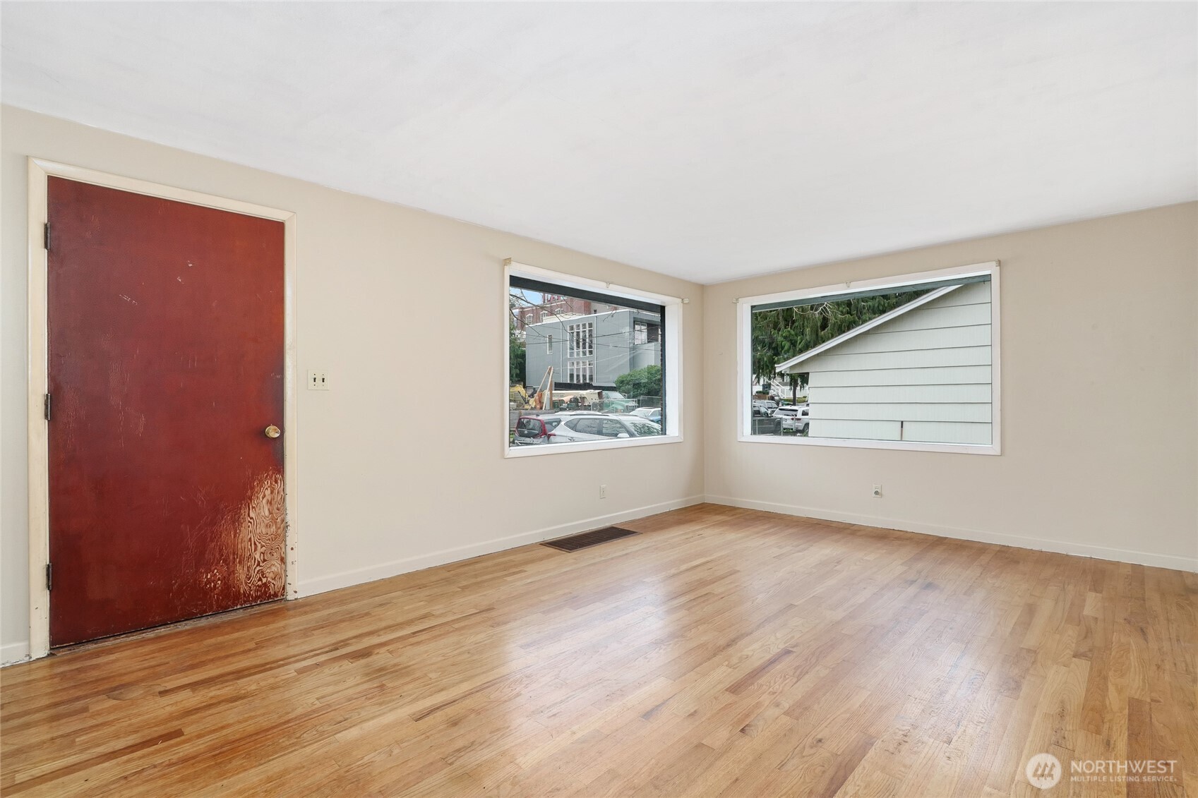 7115 44th Avenue Southwest Seattle, WA 98136 - Photo 4 of 25