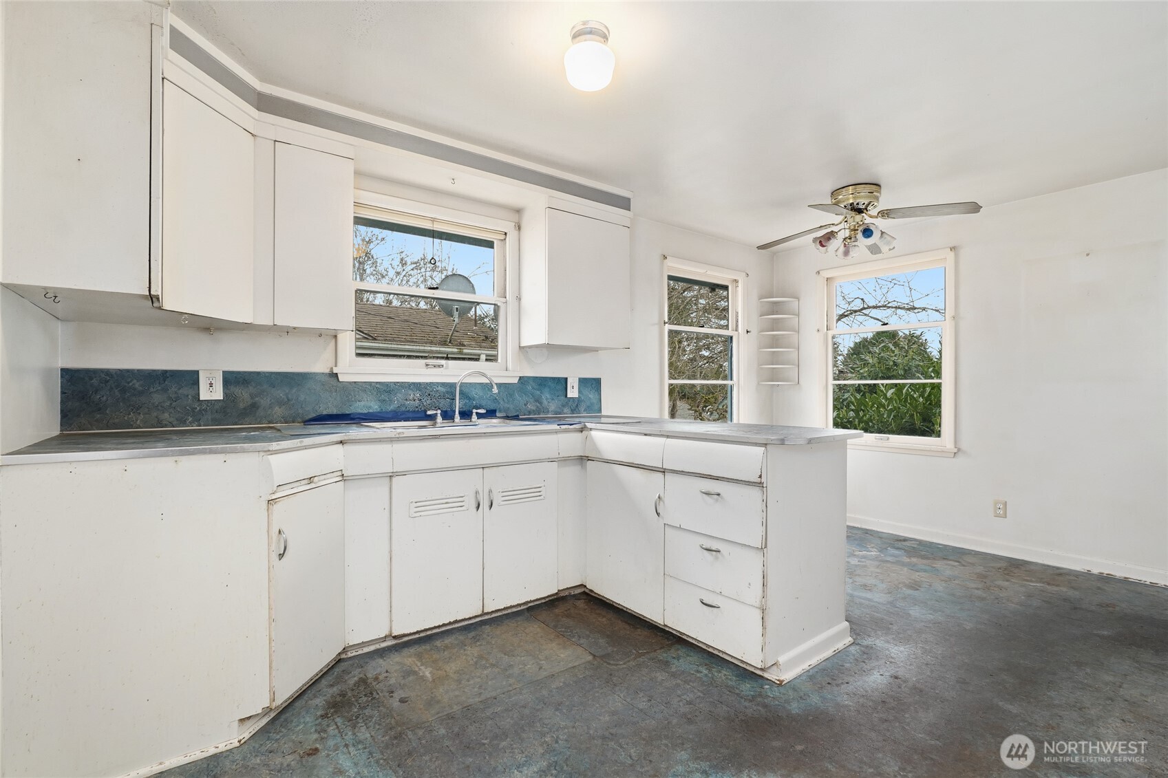 7115 44th Avenue Southwest Seattle, WA 98136 - Photo 7 of 25