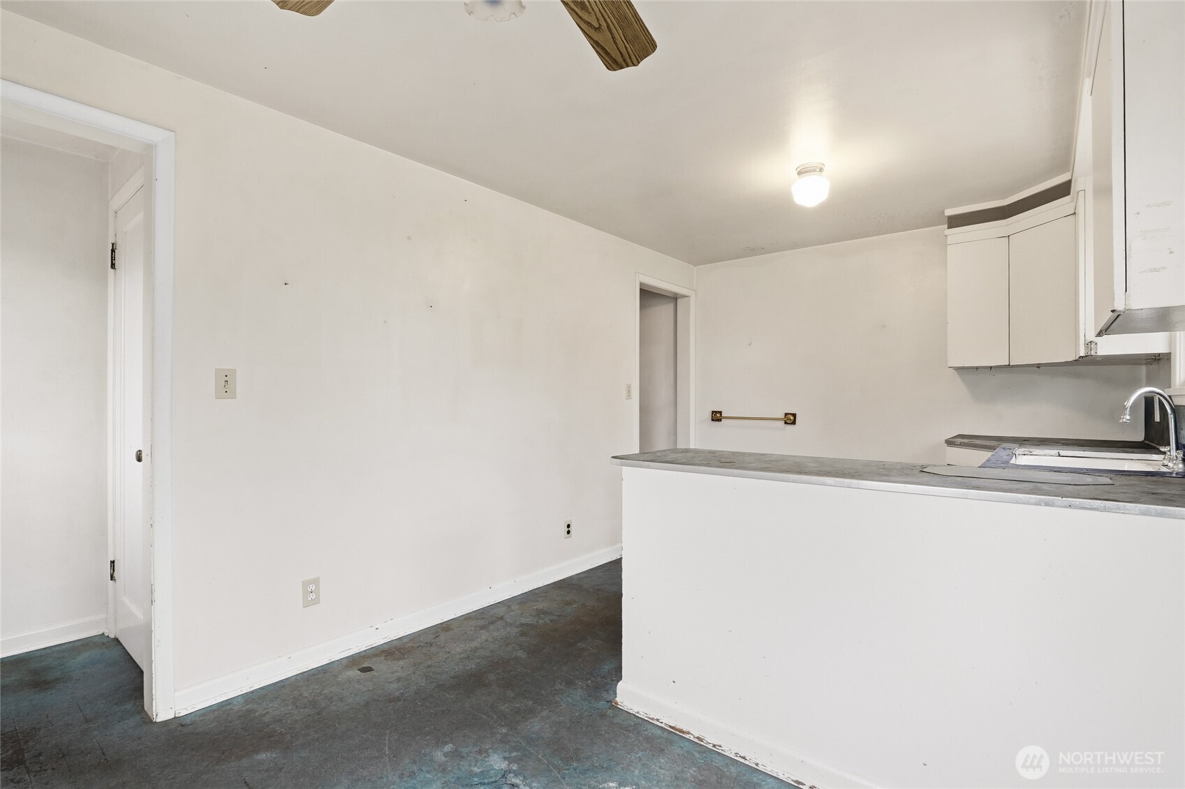 7115 44th Avenue Southwest Seattle, WA 98136 - Photo 9 of 25