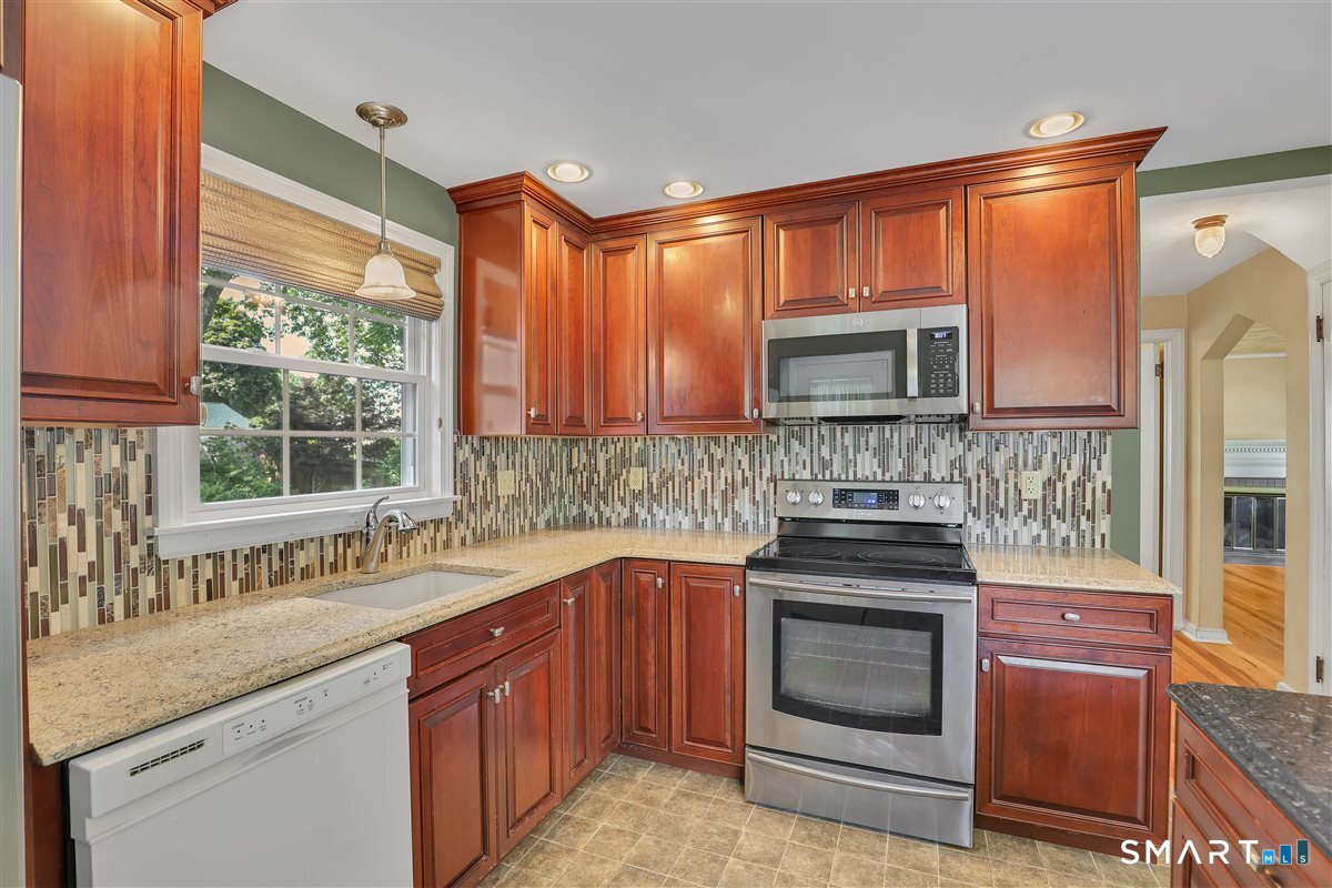 64 Bretton Road Manchester, CT 06042 - Photo 4 of 30 Beautiful updated kitchen