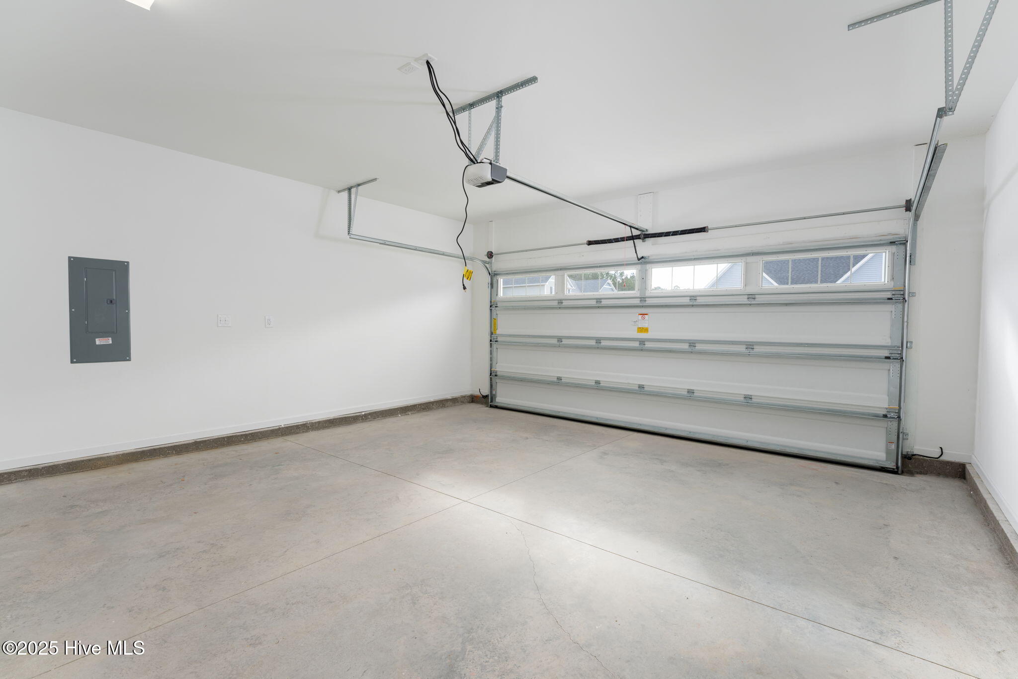 1033 Pine Ridge Castle Hayne, NC 28429 - Photo 22 of 24 Garage