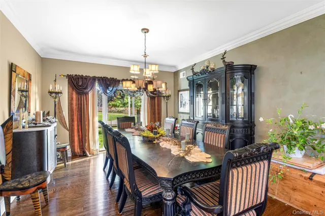 $1,199,996 | 38 Hamlet Drive, Mount Sinai, NY 11766