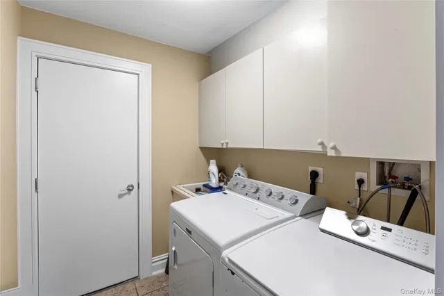 $1,199,996 | 38 Hamlet Drive, Mount Sinai, NY 11766