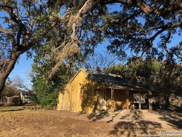 $59,900 | 623 Sanchez Street, Pleasanton, TX 78064