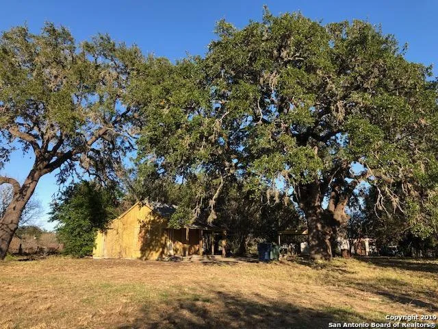 $59,900 | 623 Sanchez Street, Pleasanton, TX 78064