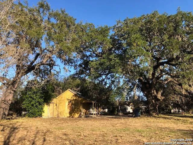 $59,900 | 623 Sanchez Street, Pleasanton, TX 78064