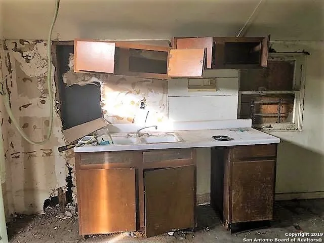 $59,900 | 623 Sanchez Street, Pleasanton, TX 78064