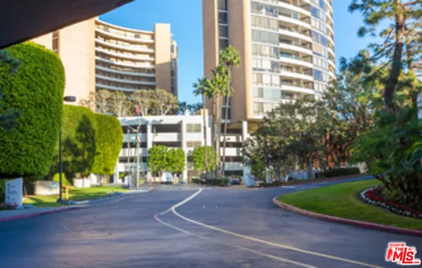 $3,850 | 4314 Marina City Drive, Unit 128, Marina del Rey, CA 90292