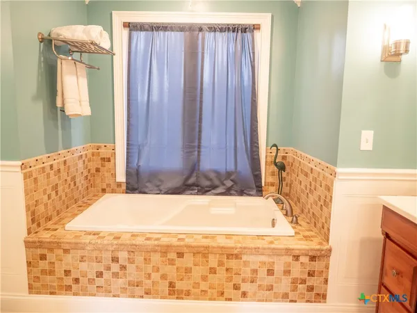 $499,000 | 403 Oakside Drive, Victoria, TX 77905