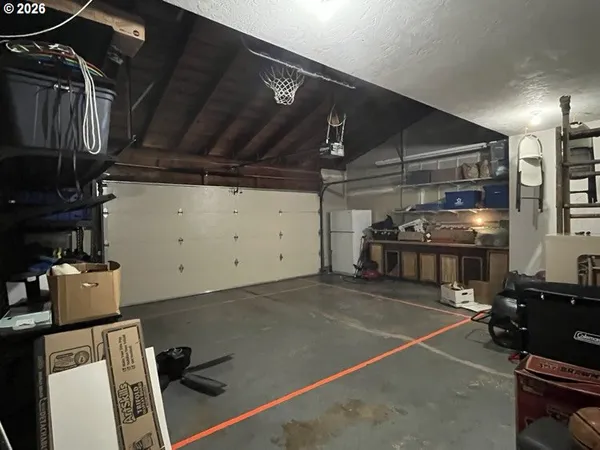 $555,000 | 1135 Lakewood Drive Southwest, Albany, OR 97321