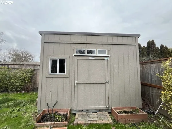 $555,000 | 1135 Lakewood Drive Southwest, Albany, OR 97321