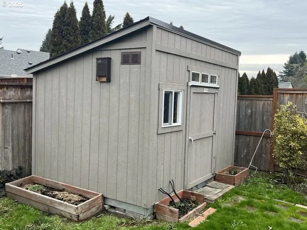$555,000 | 1135 Lakewood Drive Southwest, Albany, OR 97321