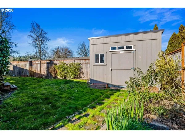 $555,000 | 1135 Lakewood Drive Southwest, Albany, OR 97321