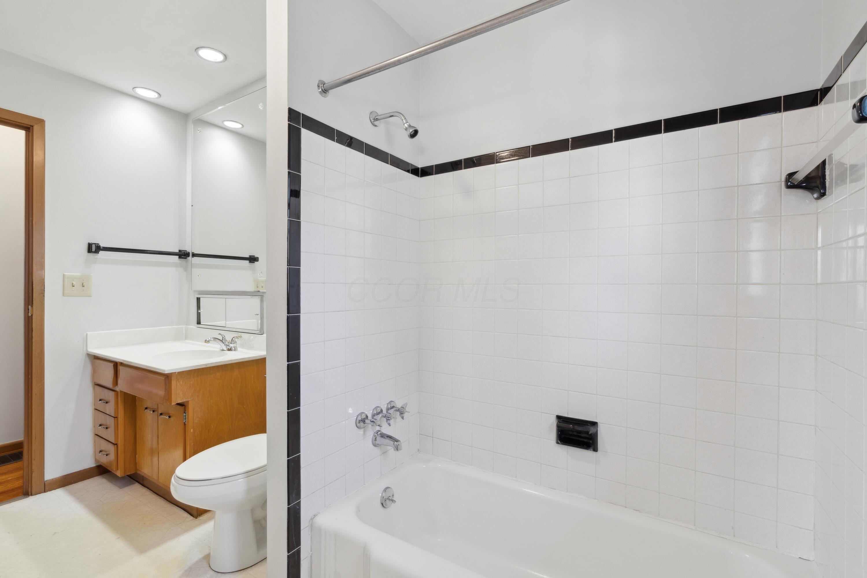 4431 Danforth Road Columbus, OH 43224 - Photo 19 of 26 dsc05260_midres