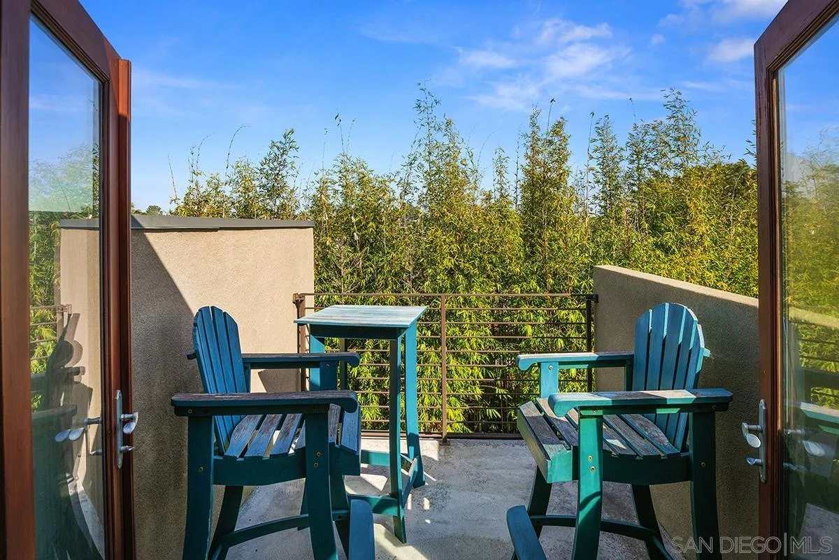 13613 Mar Scenic Drive Del Mar, CA 92014 - Photo 36 of 46 a view of a outdoor seating area
