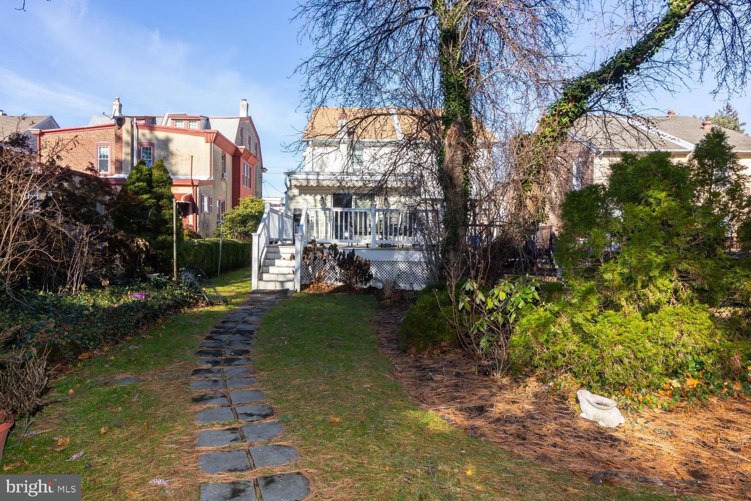 539 Walnut Lane Philadelphia, PA 19128 - Photo 3 of 31