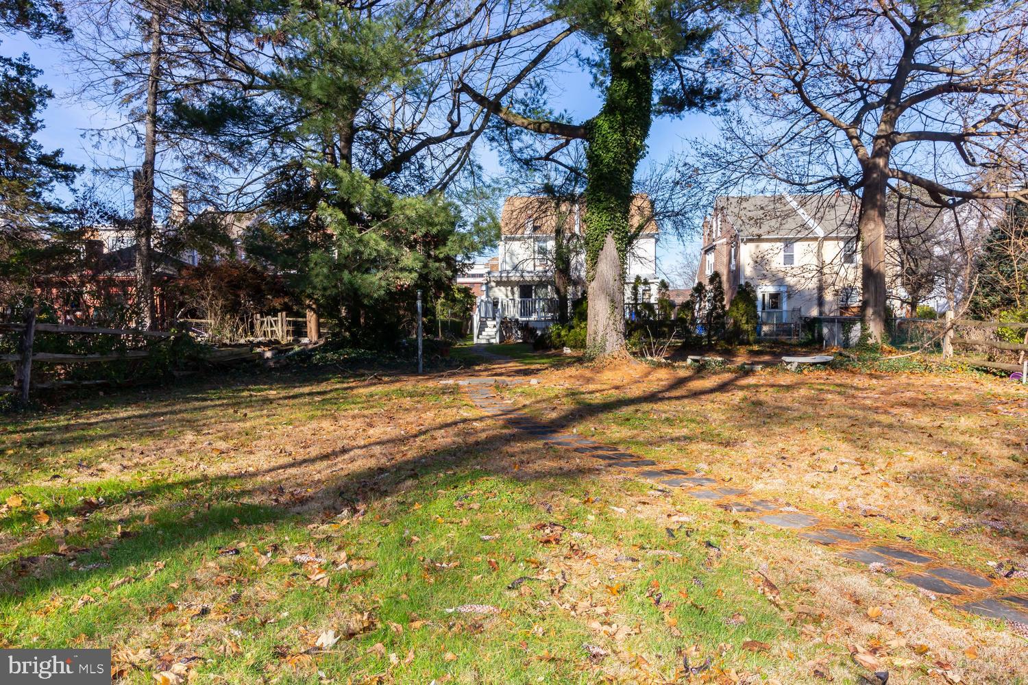 539 Walnut Lane Philadelphia, PA 19128 - Photo 4 of 31