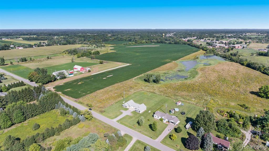 4464 Barnes Road Millington, MI 48746 - Photo 23 of 27
