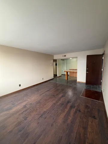 $1,550 | 3911 Fort Street, Unit 114, Trenton, MI 48183